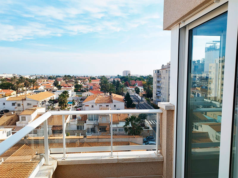 Ático con Vistas despejadas en Torrevieja