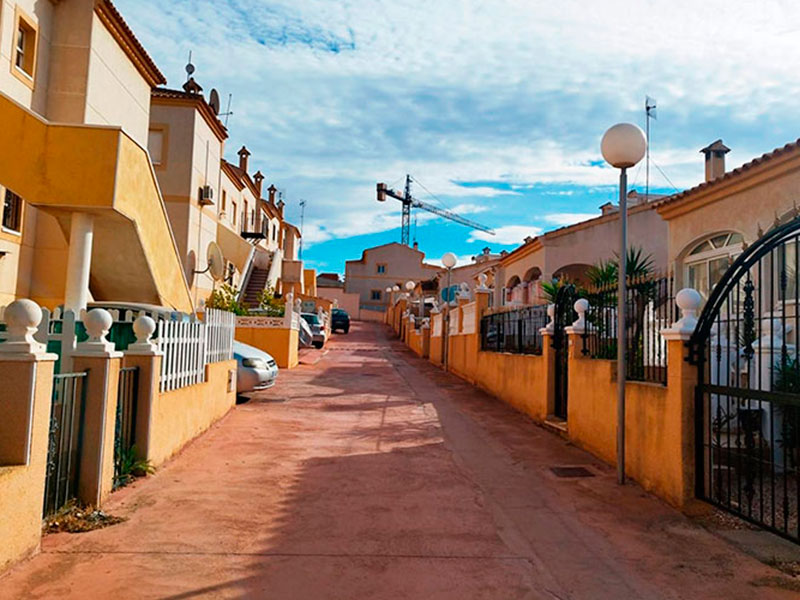 Chalet independiente de planta baja en Orihuela Costa