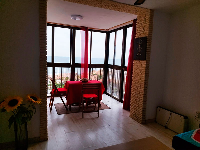 Apartamento con vistas frontales al mar en Cabo Cervera