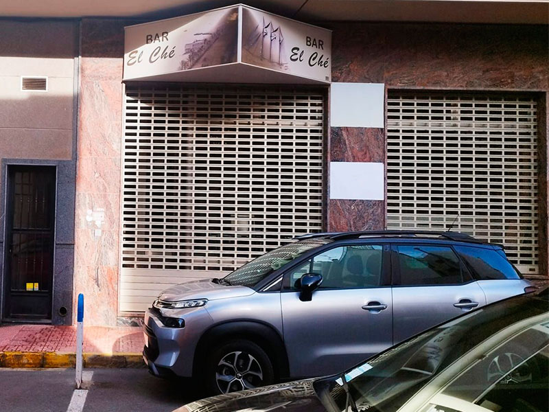 Local comercial en venta bien situado en Torrevieja