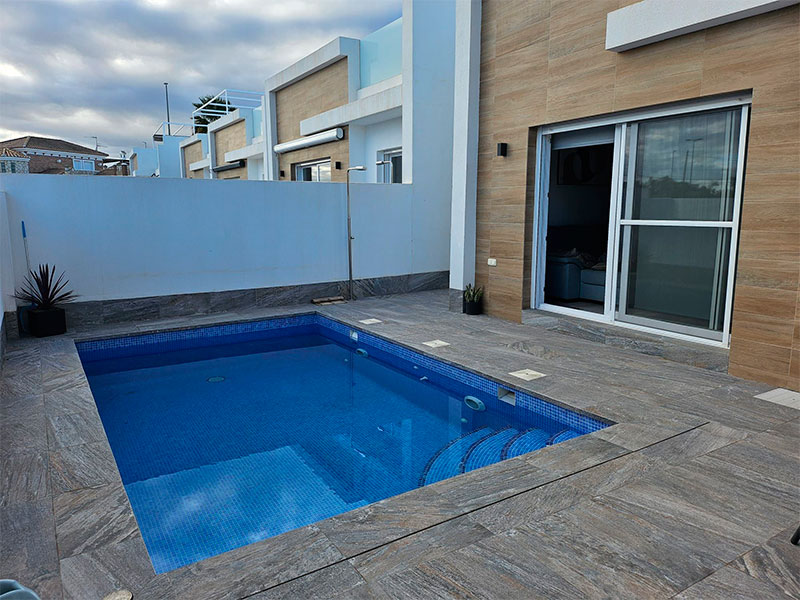 Chalet adosado con piscina en venta en San Javier